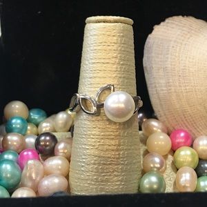 Adjustable pearl ring